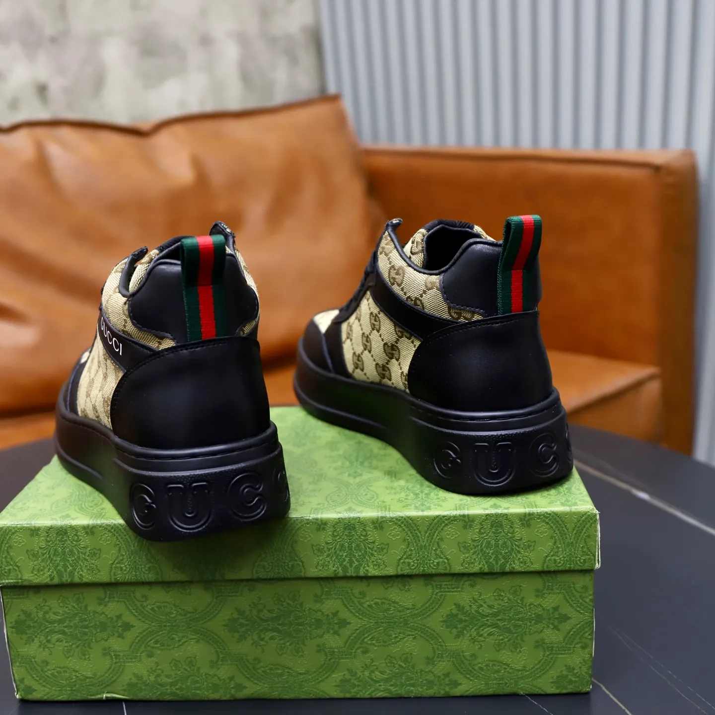 Ex-factory price: 442💰🙅‍♂️🙅‍♂️🙅‍♂️ Brand: GUCCI Standard code: 38-44 (45 customized) Grade: Same as the official website Material: Original cowhide material spliced with brand cloth Comfortable and breathable lining Lightweight and wear-resistant sports outsole Style category: Men's fashionable casual shoes Running sports shoes Distinguished luxury brand elements Top luxury color: actual picture color